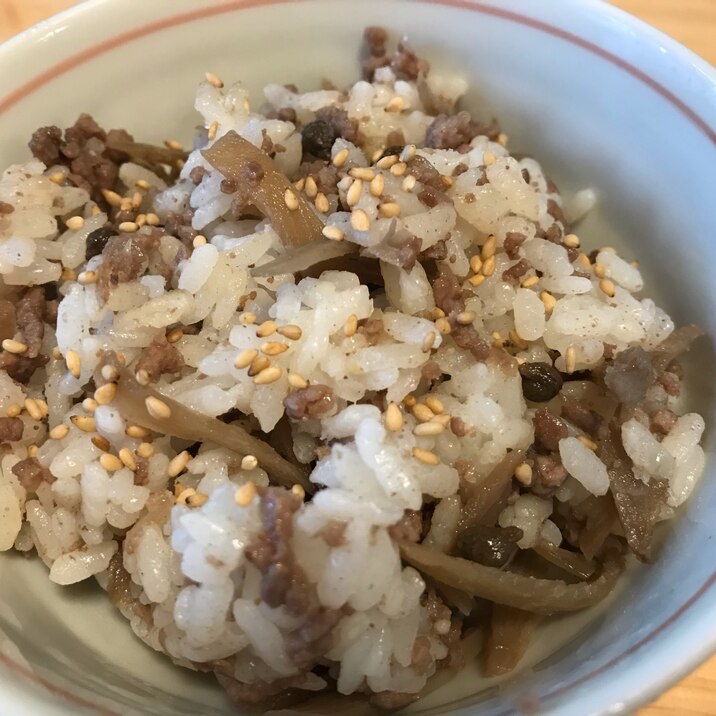 牛ひき肉ごぼうと山椒ごはん